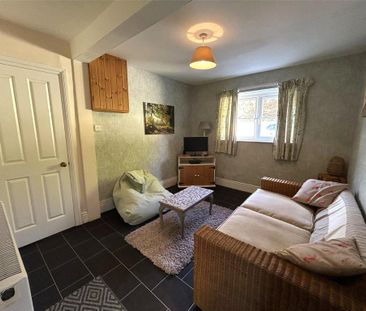 5 bedroom detached house to rent - Photo 2