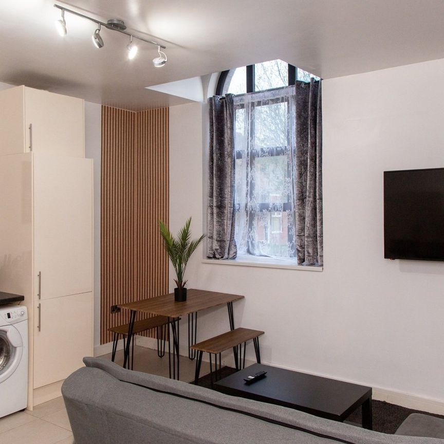 2 Bed Flat, Quay House, M5 - Photo 1