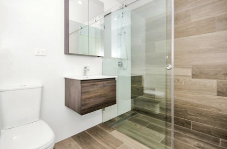 One bedroom + Study! - Photo 4