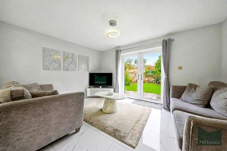 Goldrill Drive, New Southgate, N11 - Photo 3