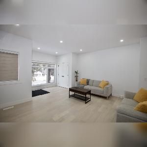 Inglewood Modern 4 Bed 2.5 Bath Dbl Garage Edmonton - Photo 1