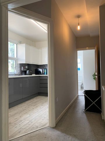 1 Bed Flat, Acre Road, SW19 - Photo 2