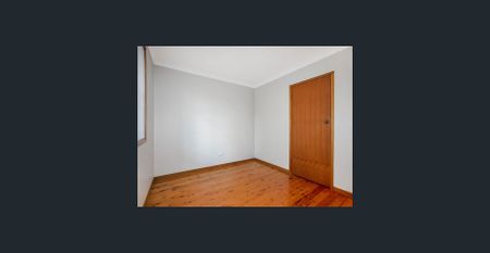 Neat & Tidy Lakeside Home - Photo 3