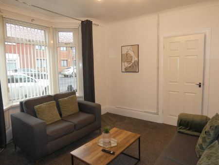 3 bedroom terraced house to rent - Photo 4