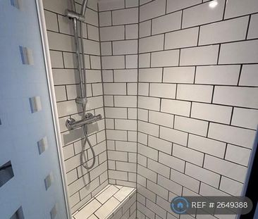 1 bedroom in a house share to rent - Photo 6