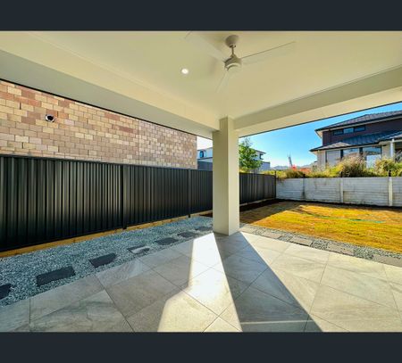 18 Churchill place, Pallara, Qld 4110 - Photo 5