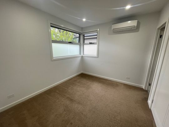 2D Paul Avenue, Keilor East VIC 3033 - Photo 1