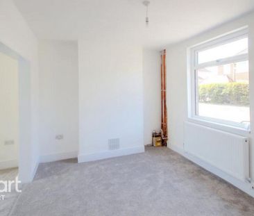 2 bedroom semi-detached house to rent - Photo 3