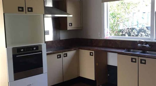 Spacious Family Home - Photo 1