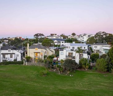 Generous, well-maintained park-side home - Photo 3