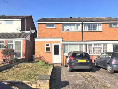 4 bedroom semi-detached house to rent - Photo 2
