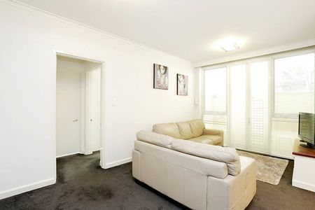 4/87 Denham Street, Hawthorn VIC 3122 - Photo 5