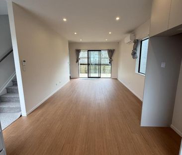 Brand new modern home in Mt Wellington - Photo 1