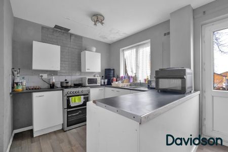 3 bedroom end of terrace house to rent - Photo 5