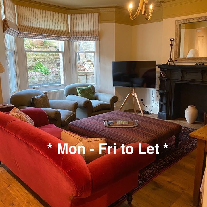 1 Bed Flat, Basement Geraldine Road, SW18 - Photo 1