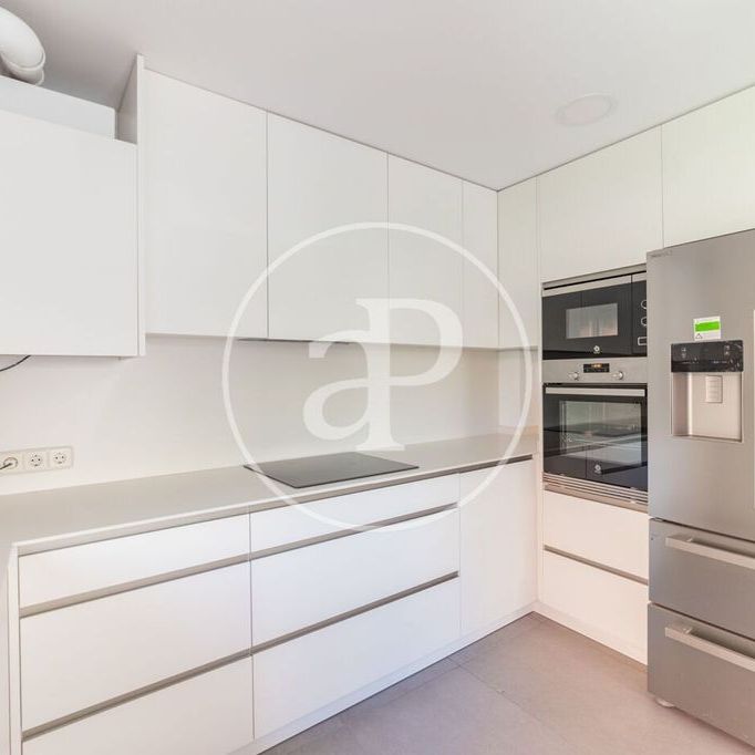 6 bedroom luxury Villa for rent in Madrid, Autonomous Region of Madrid - Photo 1