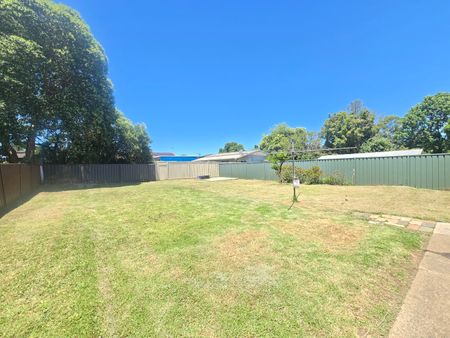 15 Heckenberg Avenue, Sadleir NSW 2168 - House For Rent | Domain - Photo 4