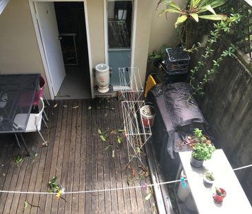 Redfern - Photo 3