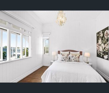 Queenslander with Flexible Living & Alfresco Balcony - Photo 6