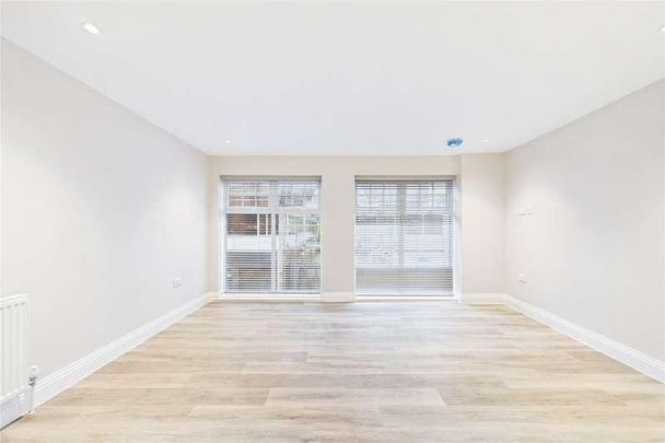 West Street, Maidenhead, Berkshire, SL6 - Photo 1