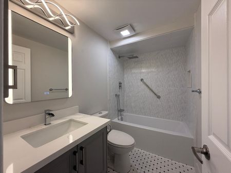 For Lease - 7 Mcmorran Crescent, Vaughan, Ontario - Photo 2