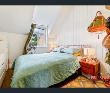 Quaint Home in Waterside Location - Photo 3