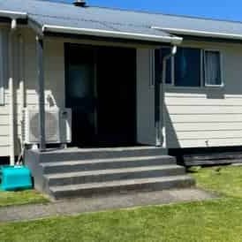 Baker Street Beauty - Photo 2