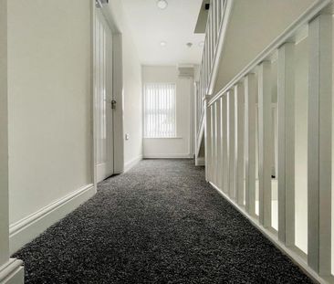 6 bedroom property to rent - Photo 4