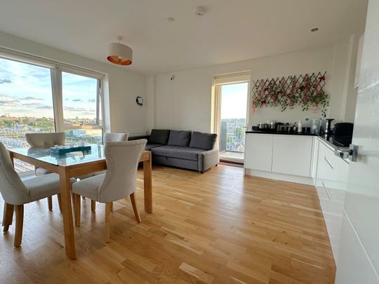 2 Bed Flat, Altitude Point, N8 - Photo 1
