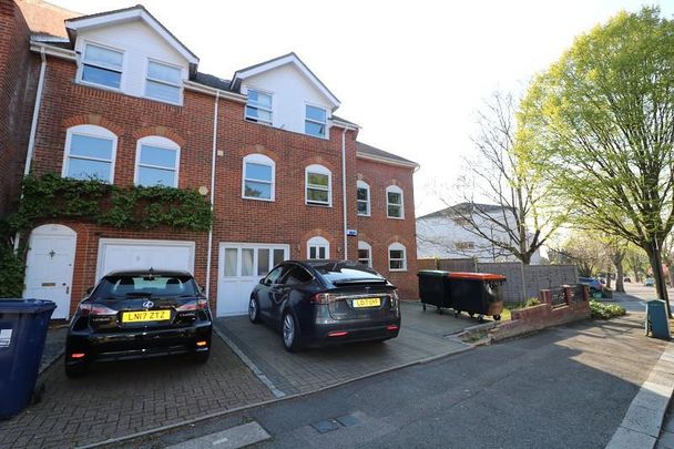 House share to rent - Photo 1