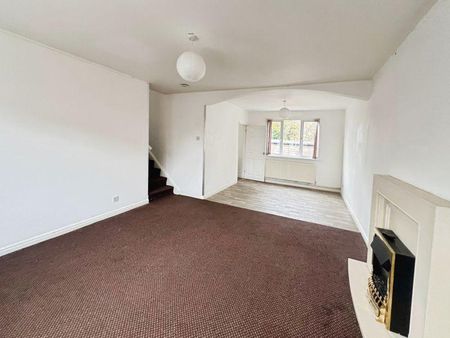 4 bedroom detached house to rent - Photo 2