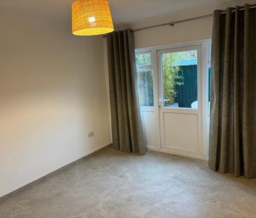 2 Bed Semi-Detached House, College Road, NW10 - Photo 4