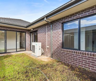 Spacious and Modern 4 Bedroom Home in Wollert - Photo 1