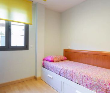 Single Bed in Room for rent to professionals in 2-bedroom apartment... - Photo 2