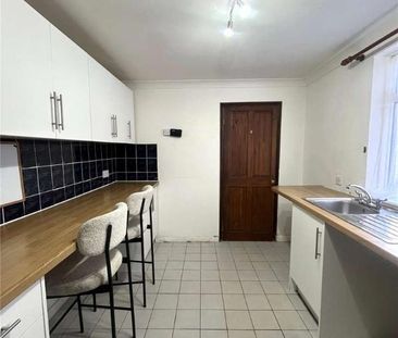 Woodville Cottages, Mark Lane, Gravesend, Kent, DA12 - Photo 6