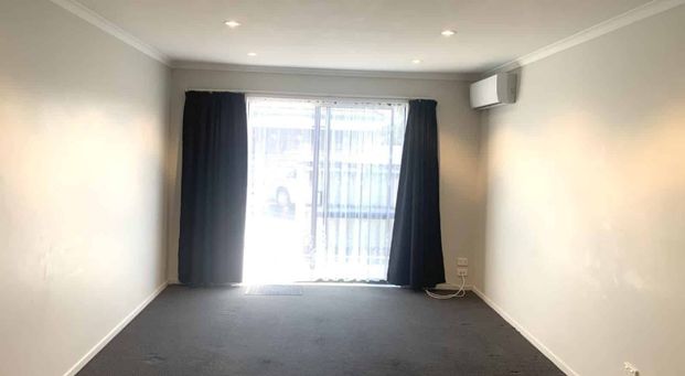 Minutes Walk to University - Photo 1