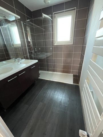 Location Appartement 4 pièces 78m² CENON 33150 - Photo 5