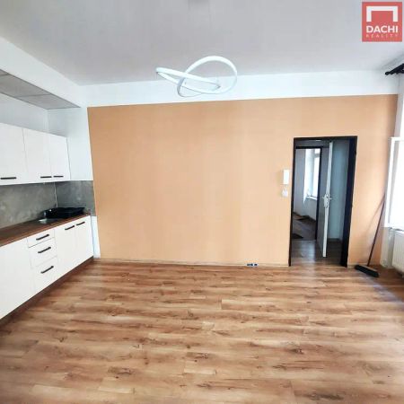 Nabízíme k pronájmu byt 1 + 1, nacházející se na rozhraní ulice Denisova a Kačení v centru města - Photo 5