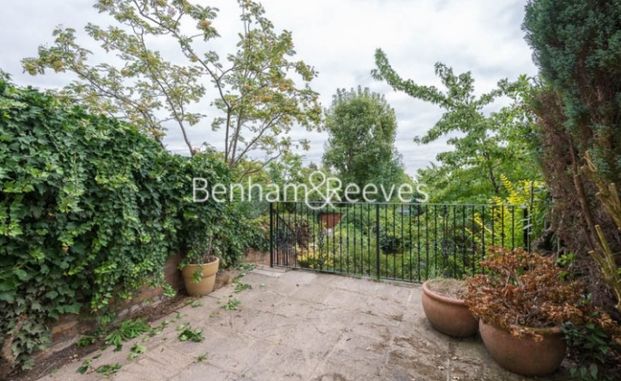 3 Bedroom house to rent in Southwood Lane, Highgate, N6 - Photo 1