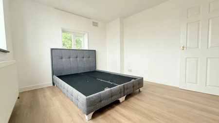 Elmdene Road, London, SE18 6 - Photo 3