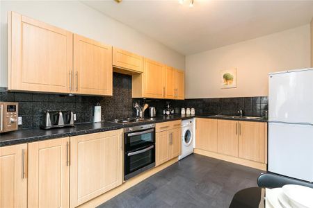 2 bedroom flat to rent - Photo 5