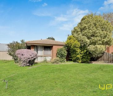 12 Candytuft Close, Cranbourne North - Photo 6