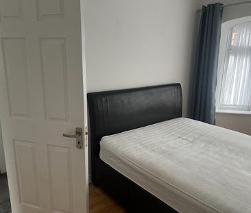 Room in a Shared House, Ferncroft Avenue, N12 - Photo 4