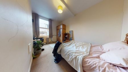 8 Bed - Burley Road, Hyde Park, Leeds - Photo 2