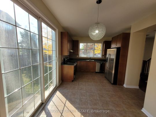 Detached Home For Lease | W8126002 - Photo 1