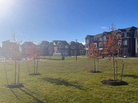 For Lease - 3028 Merrick Road, Oakville, Ontario - Photo 2