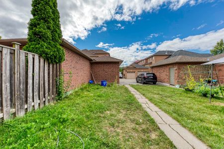 For Lease - 83 Bur Oak Avenue, Markham, Ontario - Photo 4