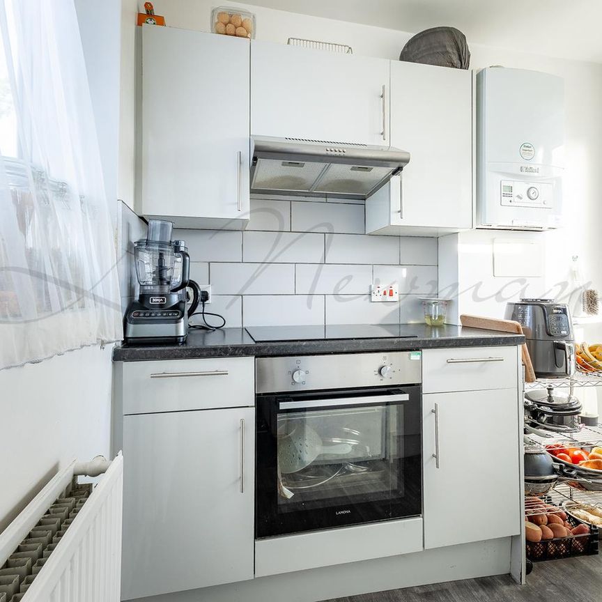 Everton Drive, Stanmore, HA7 - Photo 1