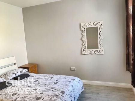 4 bedroom terraced house to rent - Photo 2