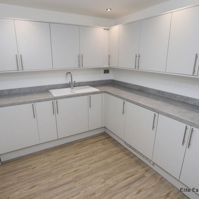 3 bedroom detached bungalow to rent - Photo 1